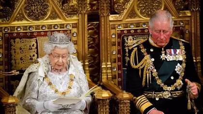 Thủ tướng Anh bị tố "lợi dụng" Nữ hoàng Elizabeth 