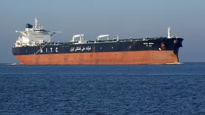 Mỹ bất ngờ bắt bốn tàu chở dầu của Iran 