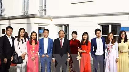 Thủ tướng Nguyễn Xuân Phúc thăm ĐSQ và cộng đồng người Việt tại Hà Lan 