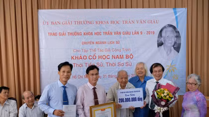 Công trình “Khảo cổ học Nam bộ” được trao giải thưởng Trần Văn Giàu 