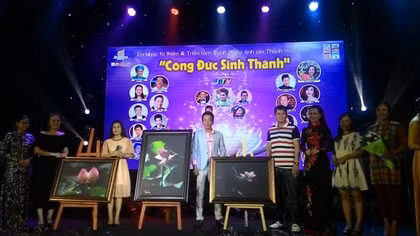 Triển lãm và bán đấu giá ảnh nghệ thuật “Công đức sinh thành’’