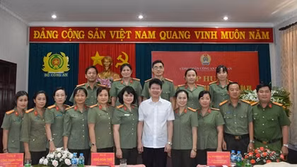 Nâng cao hiệu quả hoạt động của tổ chức Công đoàn trong CAND