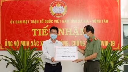 Công an tỉnh BR-VT trao hơn 268 triệu đồng ủng hộ Quỹ Phòng, chống dịch COVID-19