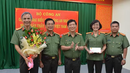 Lãnh đạo Bộ Công an gặp mặt đại biểu y tế CAND