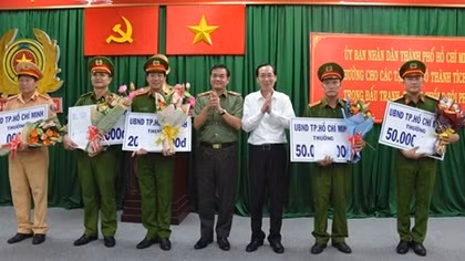 TP Hồ Chí Minh trao thưởng các tập thể khám phá chuyên án ma túy lớn