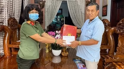 Công an tỉnh BR-VT thăm hỏi các nguyên lãnh đạo 