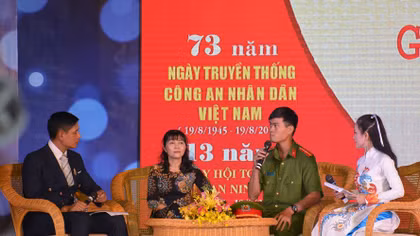 Tôn vinh và nhân rộng những “Gương sáng phố phường”