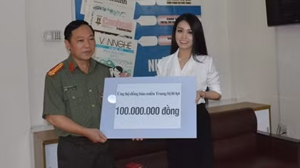 Nghệ sĩ cải lương Võ Ngọc Quyền ủng hộ đồng bào miền Trung 100 triệu đồng