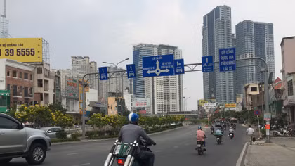 Xe máy được chạy vào hầm chui đường Nguyễn Hữu Cảnh