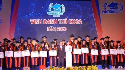 TP Hồ Chí Minh vinh danh 60 thủ khoa xuất sắc năm 2020