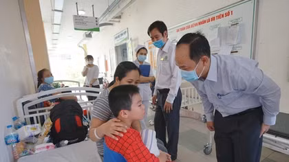 Trưởng phòng GD-ĐT nhận trách nhiệm vụ nhiều học sinh ngộ độc thực phẩm