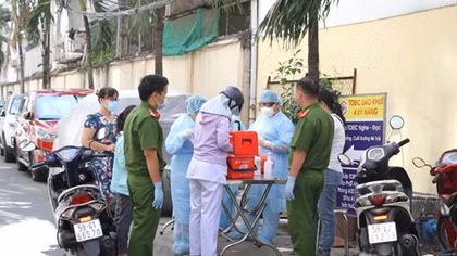 Những người được xét nghiệm ở chung cư Hòa Bình âm tính COVID-19