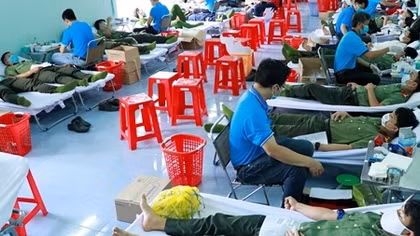 Hơn 220 cán bộ chiến sỹ Công an Bình Phước hiến máu tình nguyện