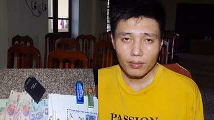 Bắt đối tượng tàng trữ, mua bán 39 gói heroin