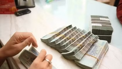 Kế toán, thủ quỹ ngân hàng rút tiền chơi lô đề sắp ra toà