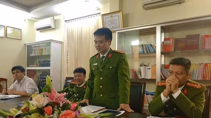 Trả lời vụ công dân tố cáo cán bộ có hành vi không đúng chuẩn mực