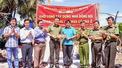 Khởi công xây nhà tình nghĩa tặng cán bộ, chiến sỹ