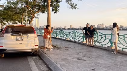 Giới trẻ Hà thành “sống ảo” bất chấp dịch bệnh COVID-19