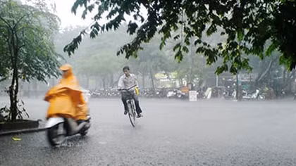 Trời Thủ đô đổ mưa ngày Quốc tang