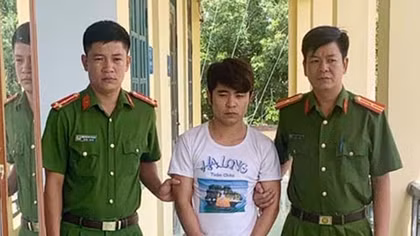 Bắt hơn 10 bánh heroin, 2kg ma túy tổng hợp và hơn 30 kg thuốc nổ