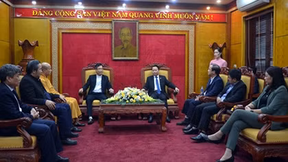 Đoàn đại biểu tôn giáo chúc mừng thành công Đại hội Đảng bộ tỉnh Yên Bái 