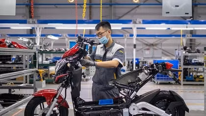 Báo Mỹ viết về xe máy điện VinFast và tương lai của giao thông xanh Việt Nam