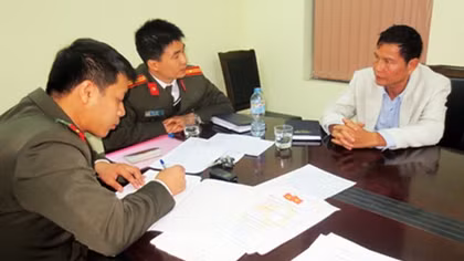Kiểm tra vi phạm giao thông, lộ ra nhà báo "dởm"