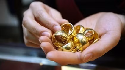 Lừa đổi vàng giả lấy vàng thật