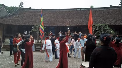 Về miền Đất Tổ