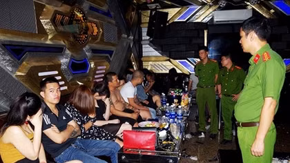  Quản lý karaoke có tiền án cung cấp ma túy cho khách bay lắc tại quán