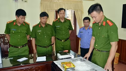 Triệt phá đường dây mua bán, vận chuyển ma túy xuyên quốc gia với số lượng lớn