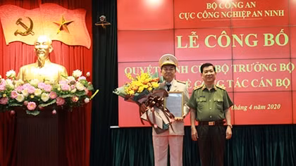 Trao quyết định bổ nhiệm Cục trưởng Cục Công nghiệp An ninh