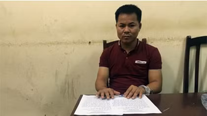 Thấy khách say rượu, tài xế taxi tranh thủ " chôm đồ"