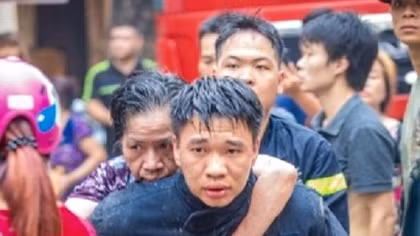 Xả thân cứu người trong biển lửa