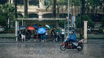 Hà Nội mưa to, trời mát