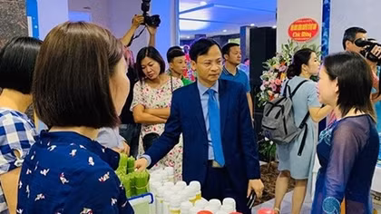 Vai trò cầu nối của Cục Phát triển thị trường và Doanh nghiệp Khoa học công nghệ trong dự án phát triển sản phẩm nano ba kích