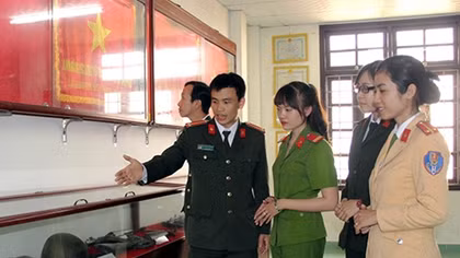 Nâng cao trách nhiệm CBCS trẻ từ phòng truyền thống