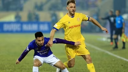 Kệch cỡm hợp đồng ở V.League