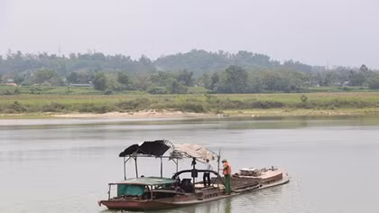 Đình chỉ 2 bến thủy nội địa hoạt động trái phép