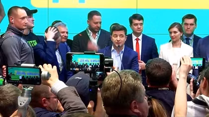 Tân Tổng thống Volodymyr Zelensky: Nghệ sĩ hài có giúp dân tộc lạc quan?