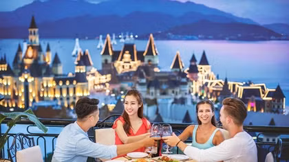 Nhận quà khủng ở “Thiên đường mùa lễ hội” Vinpearl Fesstival Holidays