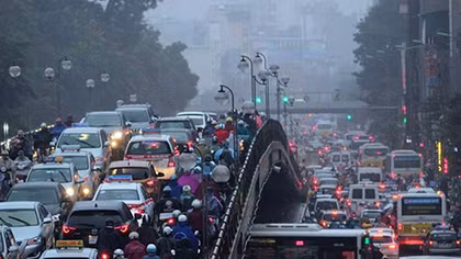 Chưa đến Tết nhưng Hà Nội đã nghẹt thở vì tắc đường 