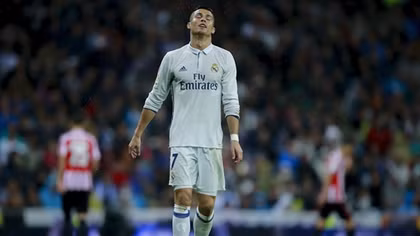 Vì sao Real Madrid phải ký tiếp 5 năm hợp đồng với Ronaldo?