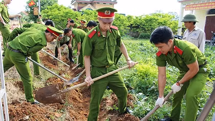 Tuổi trẻ Công an tỉnh Quảng Nam với hoạt động tình nguyện “Nghĩa tình biên giới”