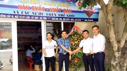 Thấy gì từ hiện tượng công chức bỏ việc đi làm ngoài