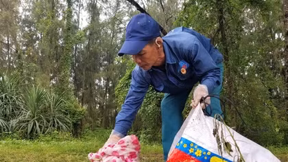 Cựu binh nhặt rác không lương