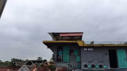 Giữ bình yên trên những tuyến sông