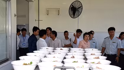 Cần chú trọng bếp ăn công nhân