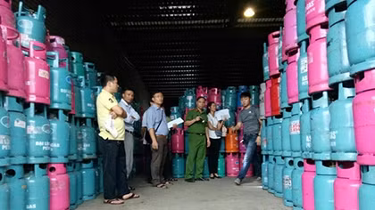 Những chiêu trò thao túng thị trường gas và nỗi lo cháy nổ