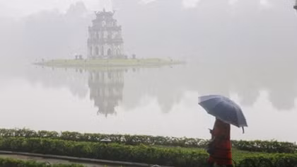 Hà Nội có mưa nhỏ rải rác, trời rét